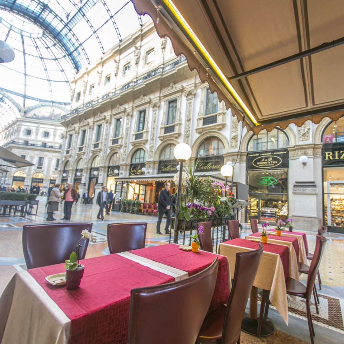 Il Salotto restaurant in Milan